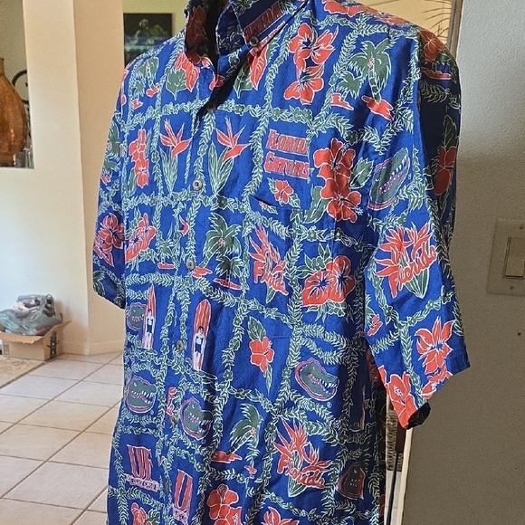 Vibrant Florida Gators Blue and Orange Men's Hawaiin Shirt - Picture 8 of 14